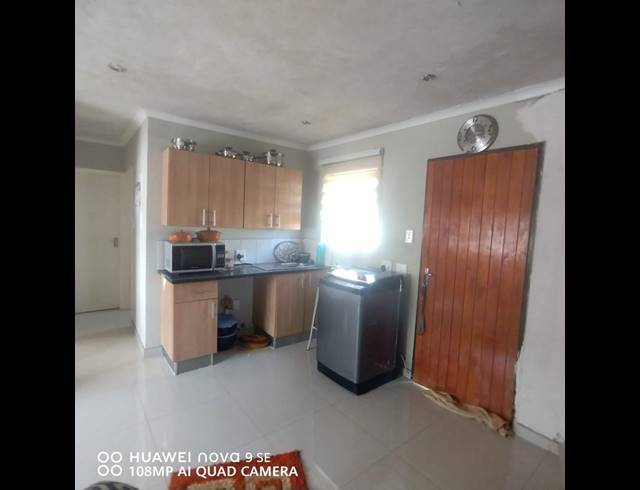 2 BEDROOM HOUSE FOR SALE IN DAWN PARK EXT